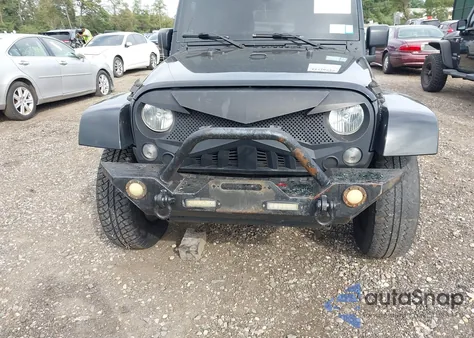 2016 Jeep Wrangler Unlimited Sahara z USA, uszkodzony, nr VIN 1C4BJWEG9GL136764